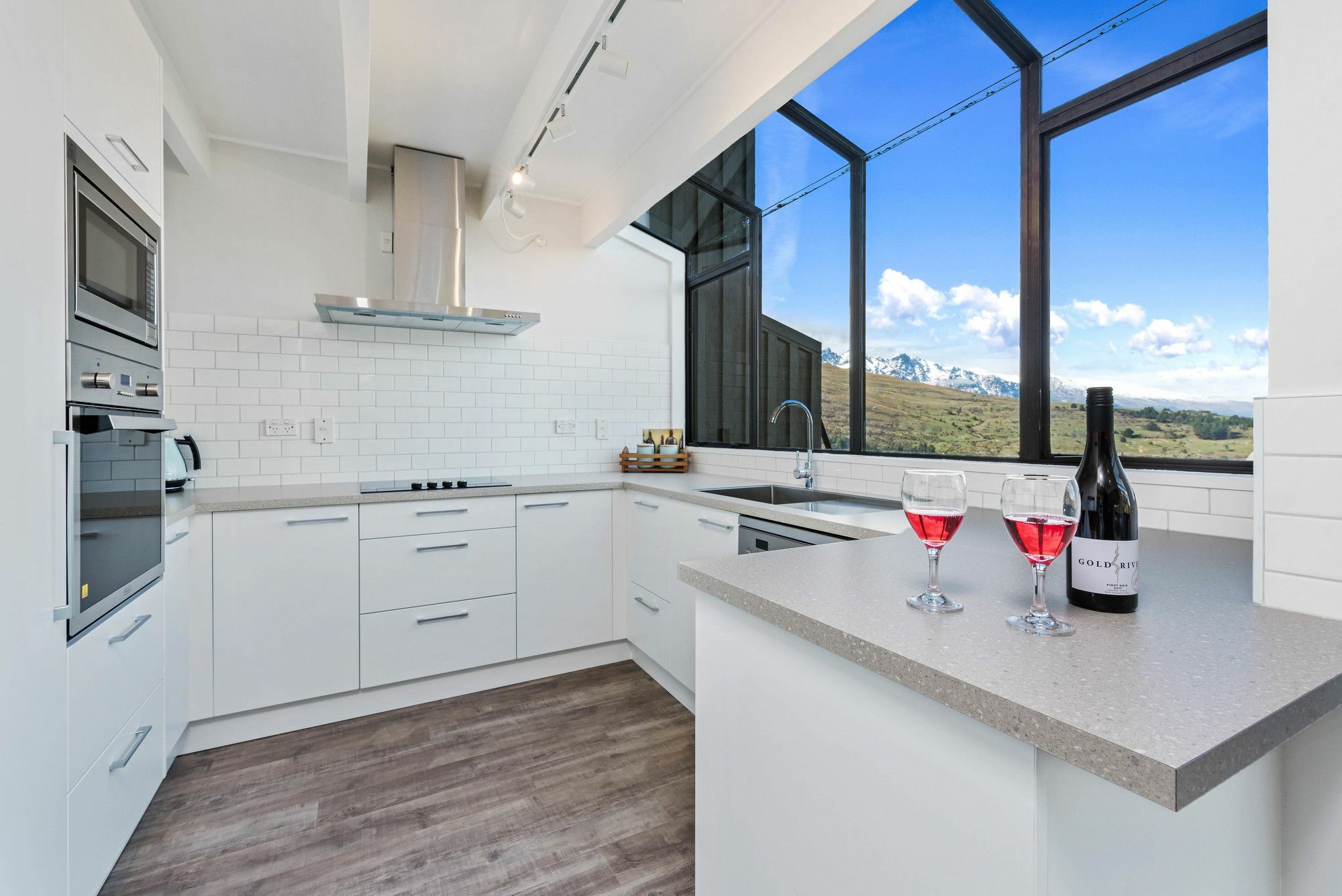 Picturesque Views At Woodlands Close Queenstown Exterior photo